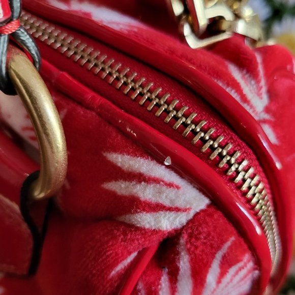 Juicy Couture Poinsettia Handbag - Picture 9 of 12